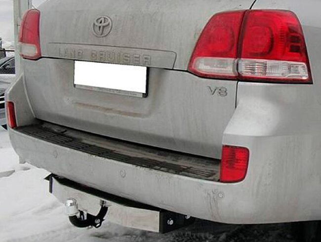 Фаркоп Bosal для Toyota Land Cruiser 200/Lexus LX (с декор. пластиной) Фаркоп Bosal для Toyota Land Cruiser 200/Lexus LX (с декор. пластиной)
