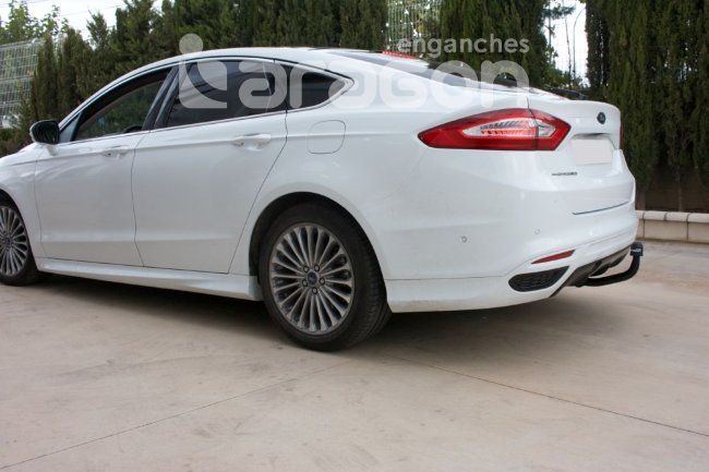 Фаркоп Aragon (быстросъемный крюк, вертикальное крепление) для Ford Mondeo V седан, хэтчбек, универсал Фаркоп Aragon (быстросъемный крюк, вертикальное крепление) для Ford Mondeo V седан, хэтчбек, универсал