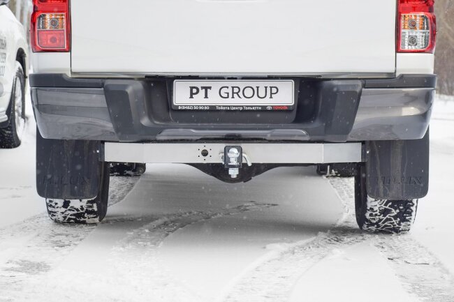 Фаркоп PT Group для Toyota Hilux VIII (с хромированной накладкой) Фаркоп PT Group для Toyota Hilux VIII (с хромированной накладкой)