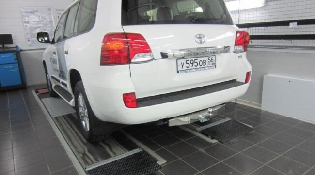 Фаркоп Bosal фланцевое крепление (с металлической накладкой) для Toyota Land Cruiser 200/Lexus LX Фаркоп Bosal фланцевое крепление (с металлической накладкой) для Toyota Land Cruiser 200/Lexus LX